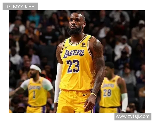 詹姆斯的传奇之路：从篮球新星到历史伟大球员的蜕变与成就